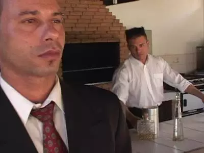 Notgeiler Homo leckt einen prallen Hintern