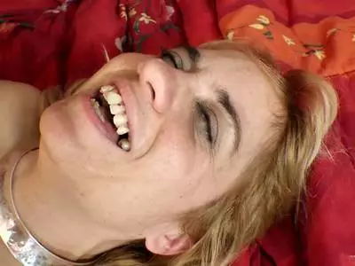 Der Lover fickt geile tätowierte Bitch durch